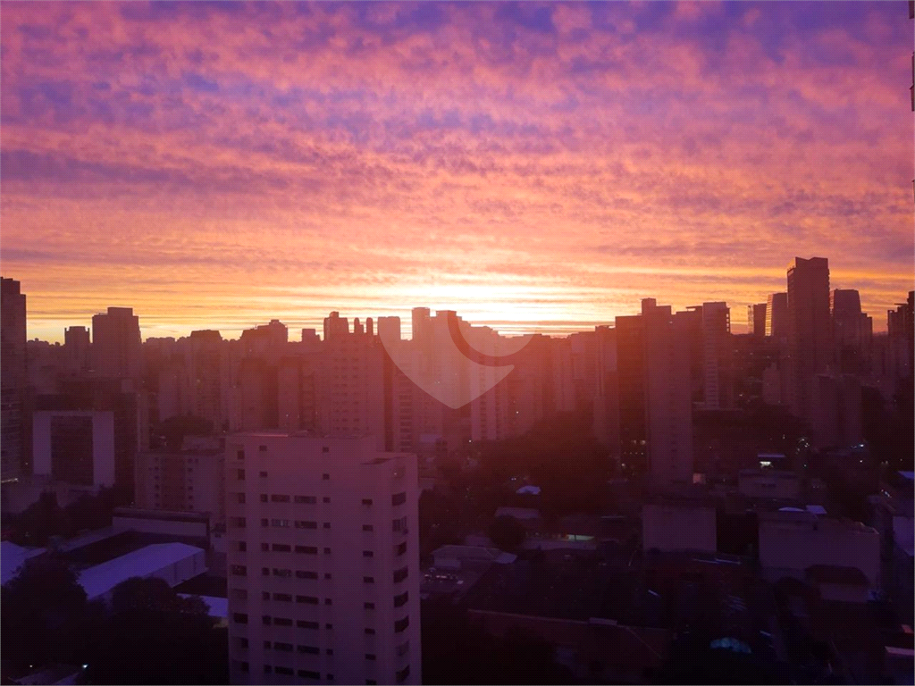 Flat mobiliado, moderno e integrado de 58m² com sacada, vaga e lazer completo em frente ao Insper – Vila Olímpia