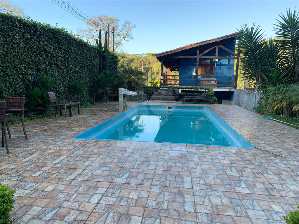 Chácara com piscina  em Mairiporã 