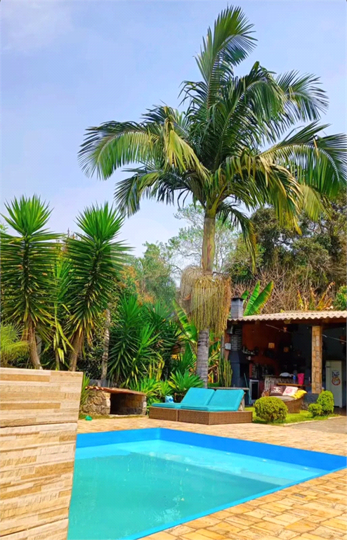 Chácara com piscina  em Mairiporã 