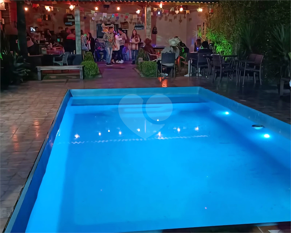 Chácara com piscina  em Mairiporã 