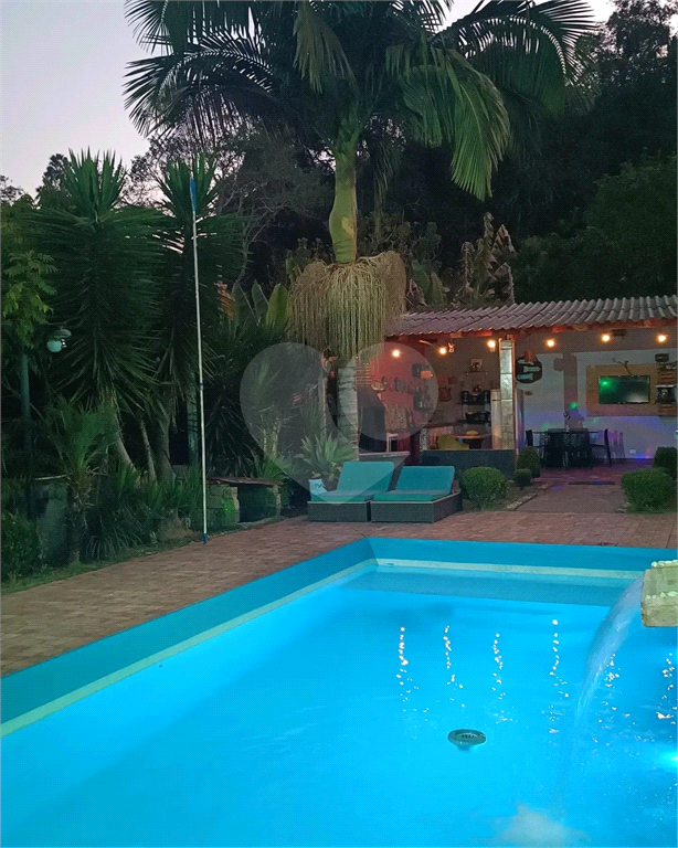 Chácara com piscina  em Mairiporã 