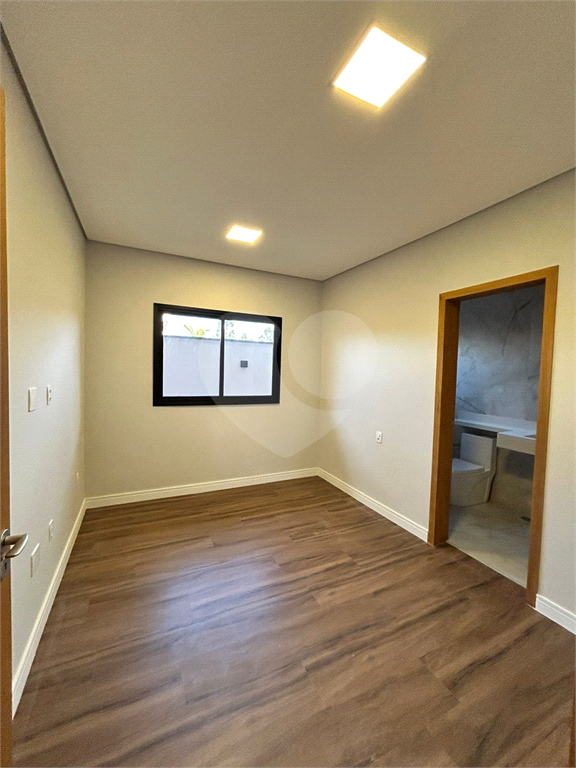 Casa à venda em condomínio fechado em Caçapava