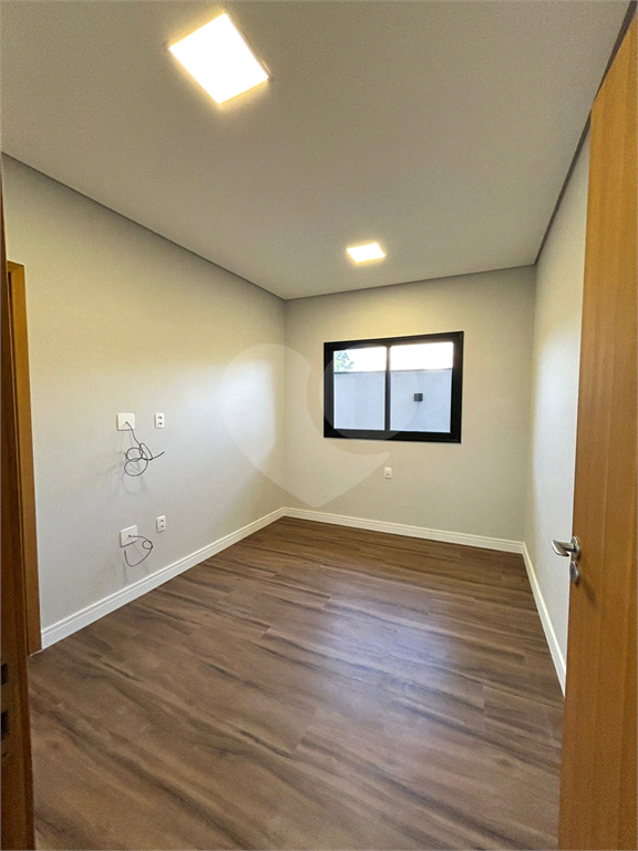 Casa à venda em condomínio fechado em Caçapava