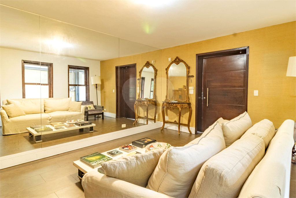 Casa à venda no Jardim Paulistano 