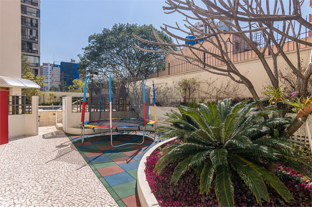 Imóvel 121m² com 4 quartos, 1 sendo suíte, lazer completo 2 vagas Vila Romana