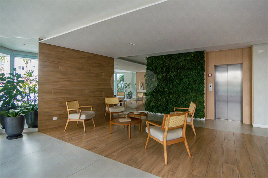 Imóvel 121m² com 4 quartos, 1 sendo suíte, lazer completo 2 vagas Vila Romana