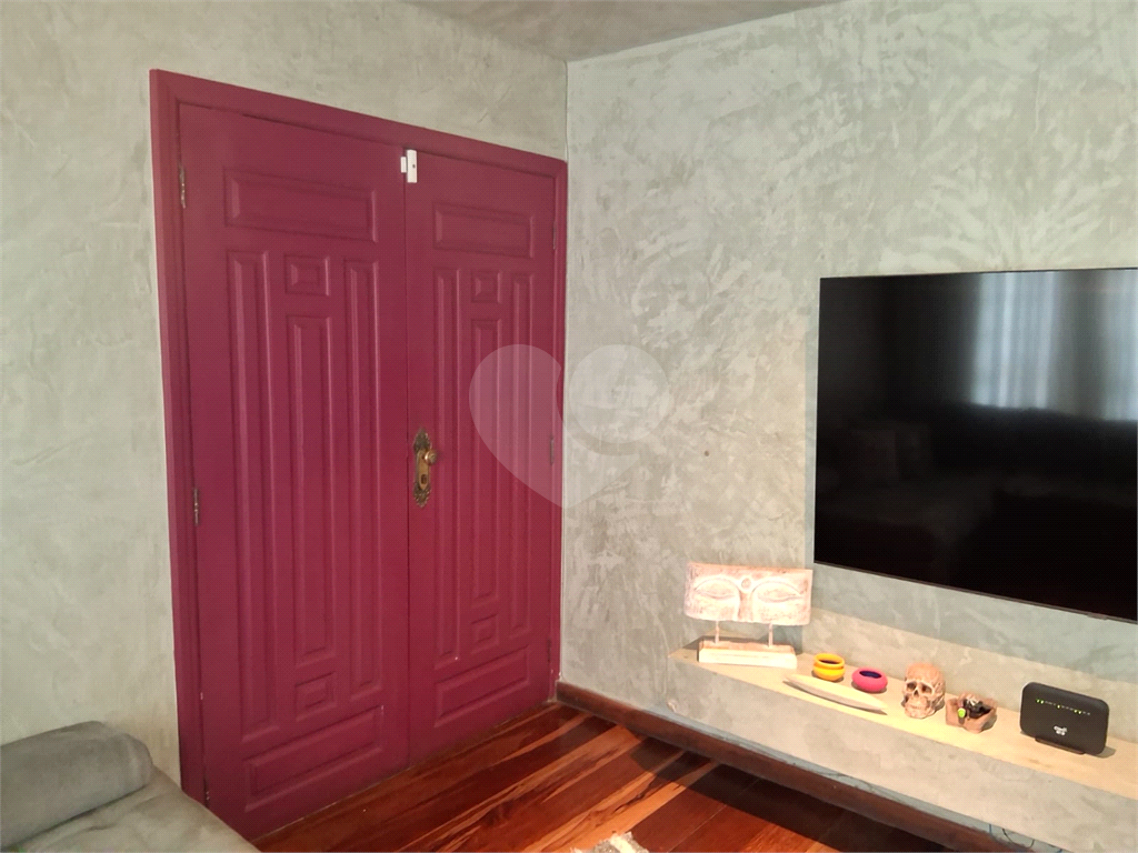 Casa à Venda na Vila Rosália | 4 Dorms, Área Gourmet e Rua Sem Saída