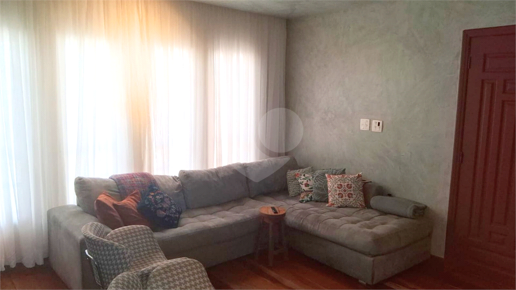 Casa à Venda na Vila Rosália | 4 Dorms, Área Gourmet e Rua Sem Saída