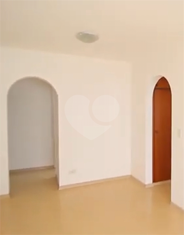 APARTAMENTO em SANTA CECÍLIA
