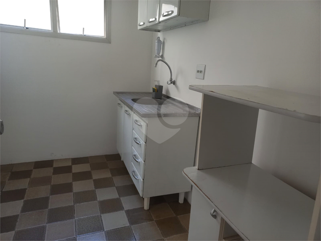 APARTAMENTO em SANTA CECÍLIA
