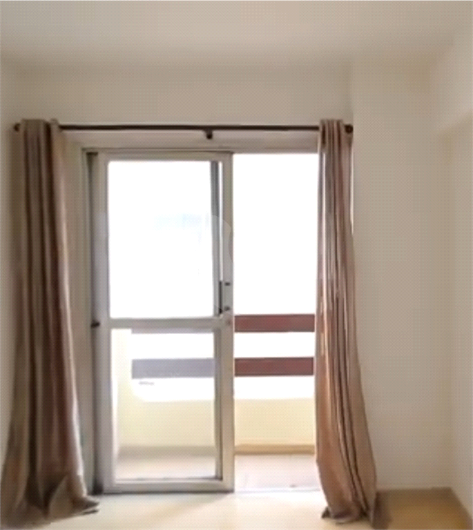 APARTAMENTO em SANTA CECÍLIA