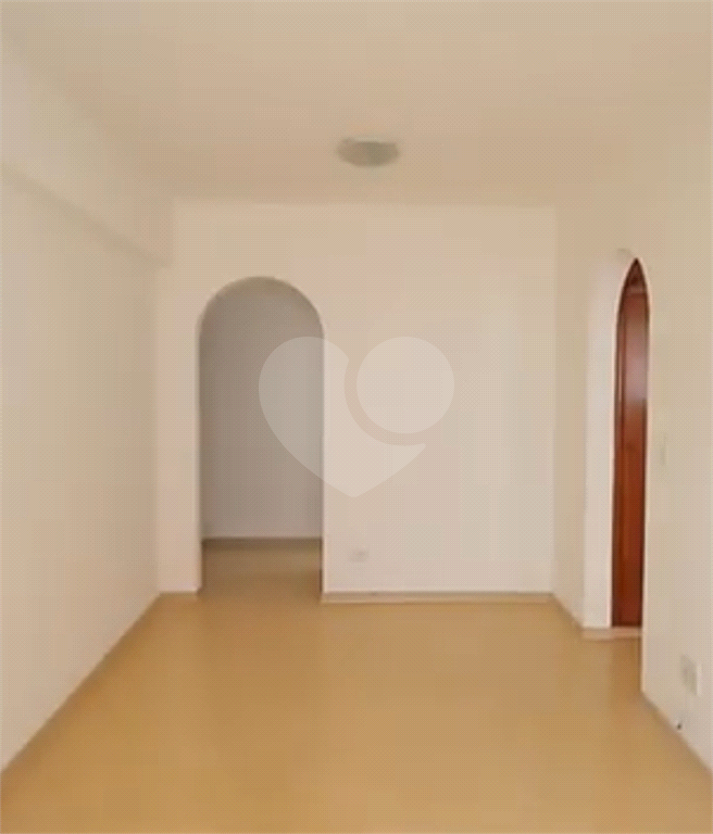 APARTAMENTO em SANTA CECÍLIA