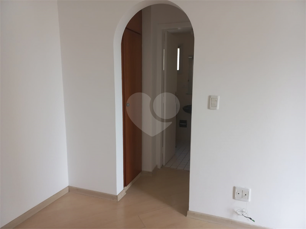 APARTAMENTO em SANTA CECÍLIA