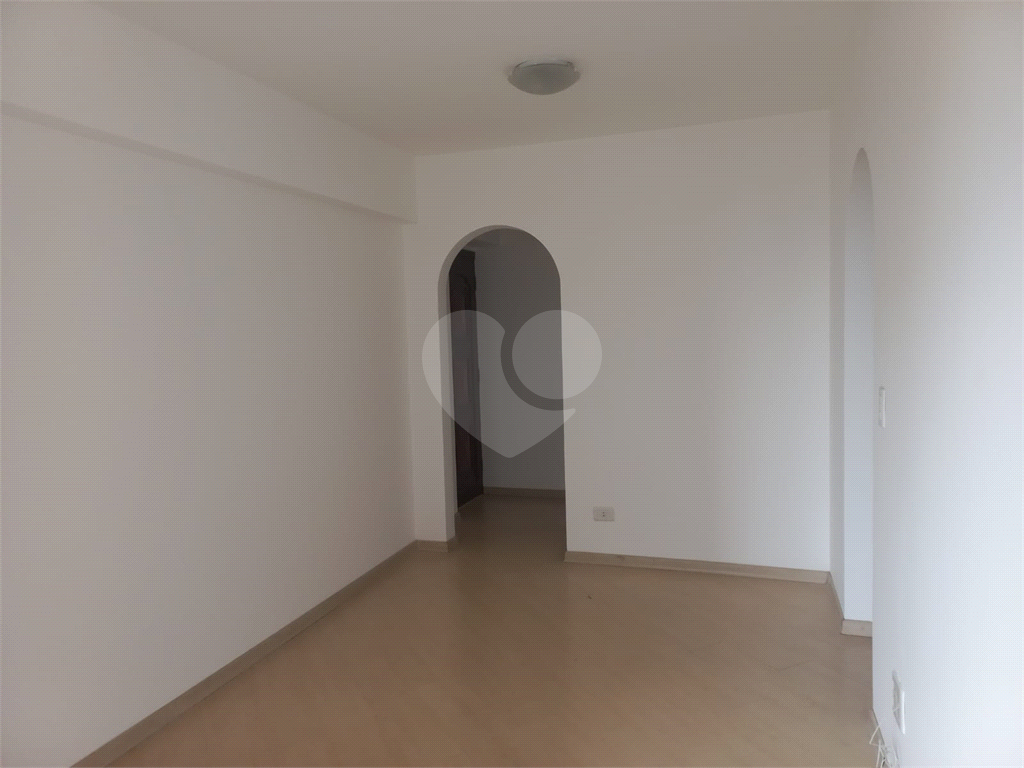 APARTAMENTO em SANTA CECÍLIA