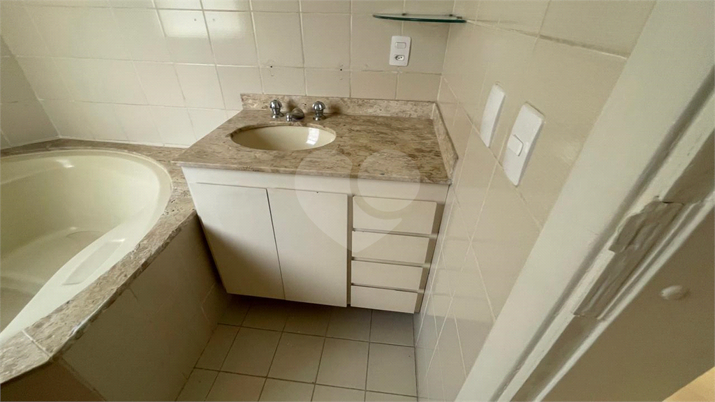 APARTAMENTO em SANTANA