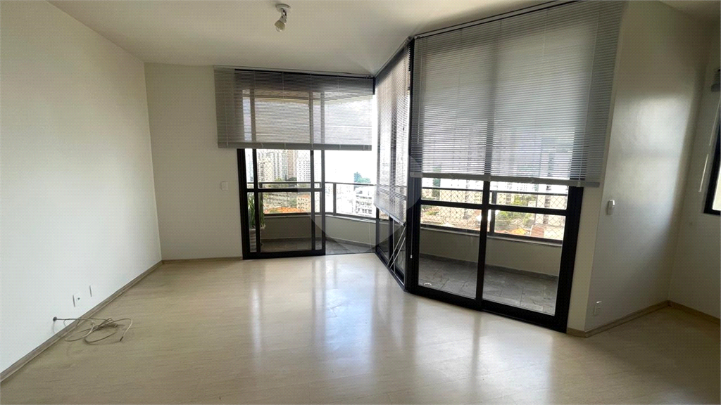 APARTAMENTO em SANTANA