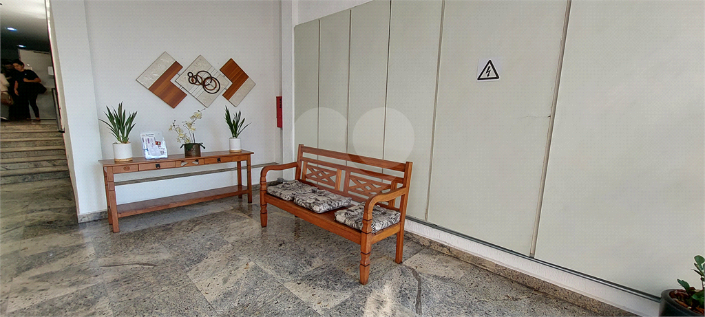 APARTAMENTO em SANTANA