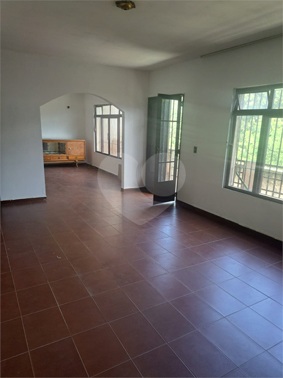 Sobrado para Locação com Varanda Panorâmica, 3 dormitórios, suíte, garagem e lazer.