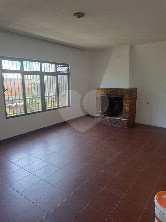 Sobrado para Locação com Varanda Panorâmica, 3 dormitórios, suíte, garagem e lazer.