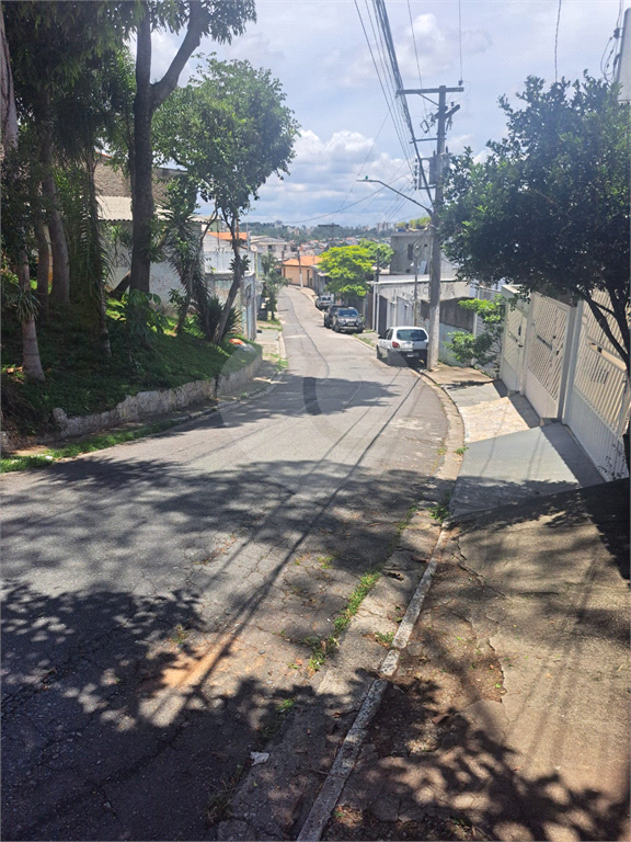 Sobrado para Locação com Varanda Panorâmica, 3 dormitórios, suíte, garagem e lazer.