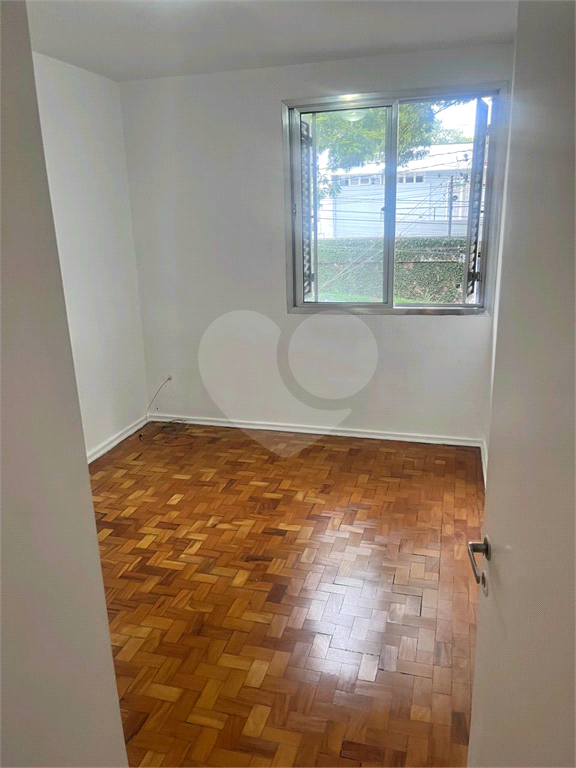 Sobrado a venda ou locação na Rua Barão de Jaceguai - Campo Belo com 2 dormitórios e 1 vaga