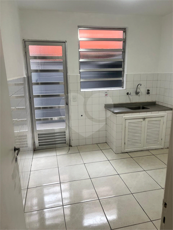 Sobrado a venda ou locação na Rua Barão de Jaceguai - Campo Belo com 2 dormitórios e 1 vaga