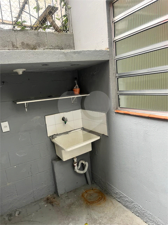 Sobrado a venda ou locação na Rua Barão de Jaceguai - Campo Belo com 2 dormitórios e 1 vaga