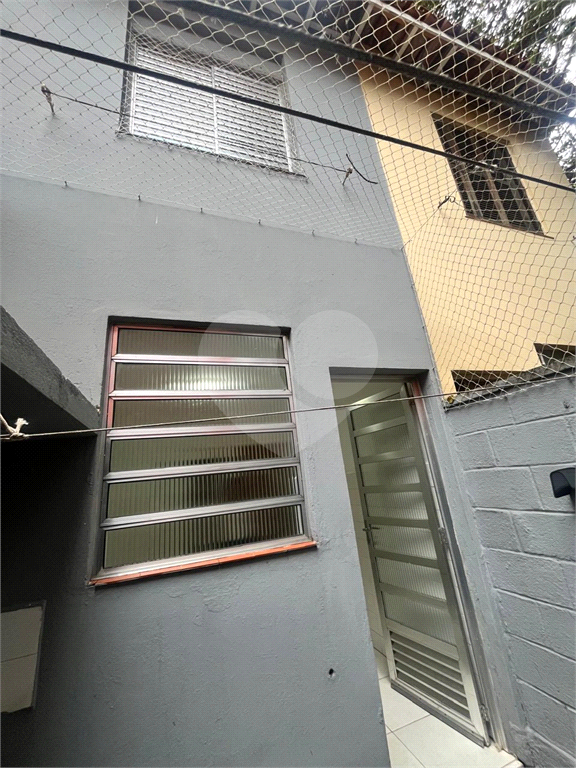 Sobrado a venda ou locação na Rua Barão de Jaceguai - Campo Belo com 2 dormitórios e 1 vaga