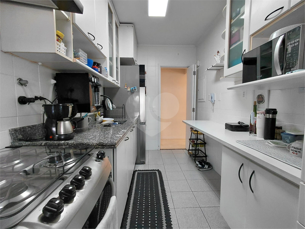 Imóvel 98m² reformado 3 quartos, sendo 1 suíte, varanda piscina e 2 vagas Pompéia