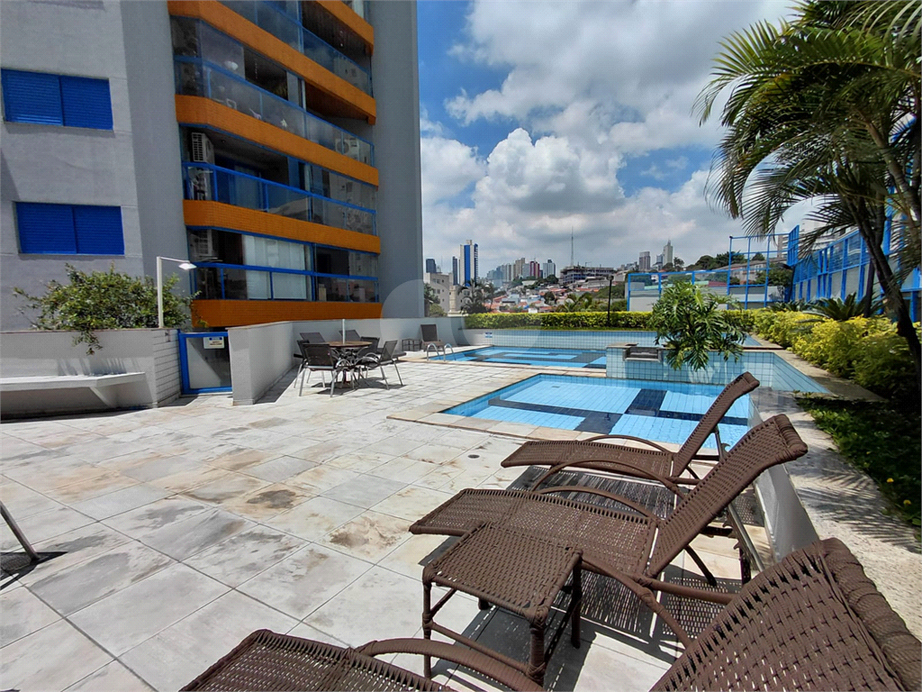 Imóvel 98m² reformado 3 quartos, sendo 1 suíte, varanda piscina e 2 vagas Pompéia