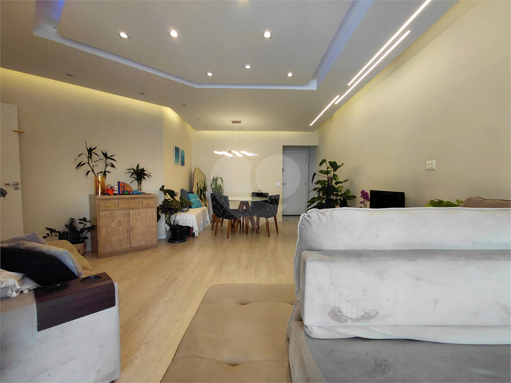 Imóvel 98m² reformado 3 quartos, sendo 1 suíte, varanda piscina e 2 vagas Pompéia