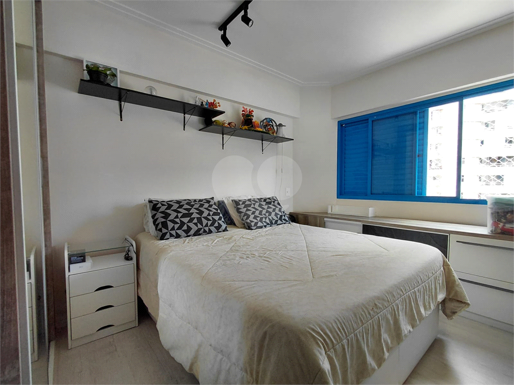 Imóvel 98m² reformado 3 quartos, sendo 1 suíte, varanda piscina e 2 vagas Pompéia