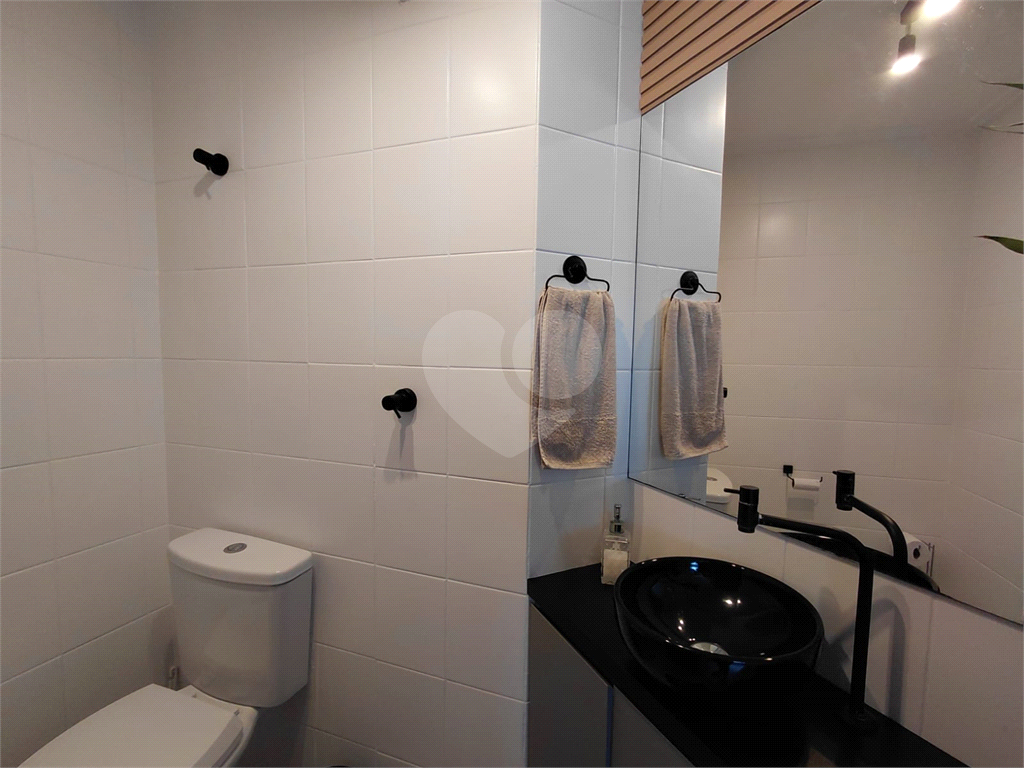 Imóvel 98m² reformado 3 quartos, sendo 1 suíte, varanda piscina e 2 vagas Pompéia