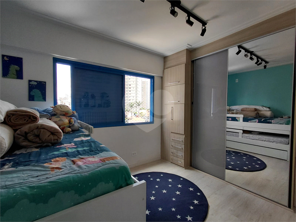 Imóvel 98m² reformado 3 quartos, sendo 1 suíte, varanda piscina e 2 vagas Pompéia