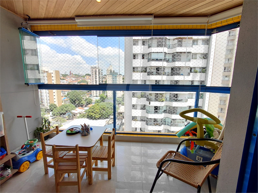 Imóvel 98m² reformado 3 quartos, sendo 1 suíte, varanda piscina e 2 vagas Pompéia