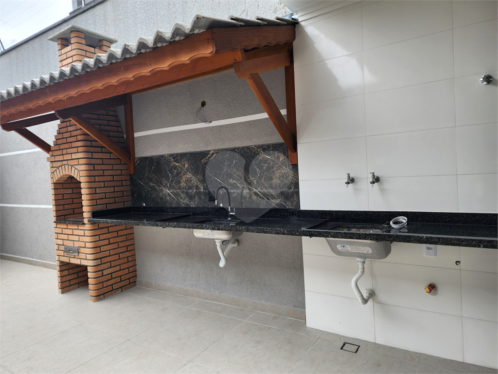 SOBRADO NOVO COM TRES SUÍTES/COM BELO ESPAÇO C/CHURRASQUEIRA/PROXIMO AO SHOPPING E METRO TUCURUVI