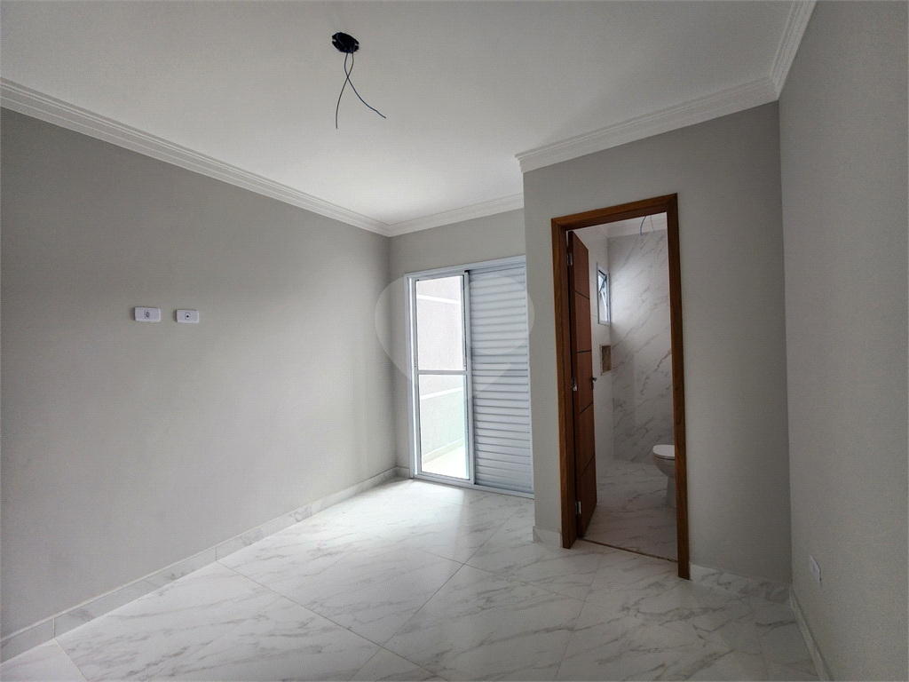 SOBRADO NOVO COM TRES SUÍTES/COM BELO ESPAÇO C/CHURRASQUEIRA/PROXIMO AO SHOPPING E METRO TUCURUVI