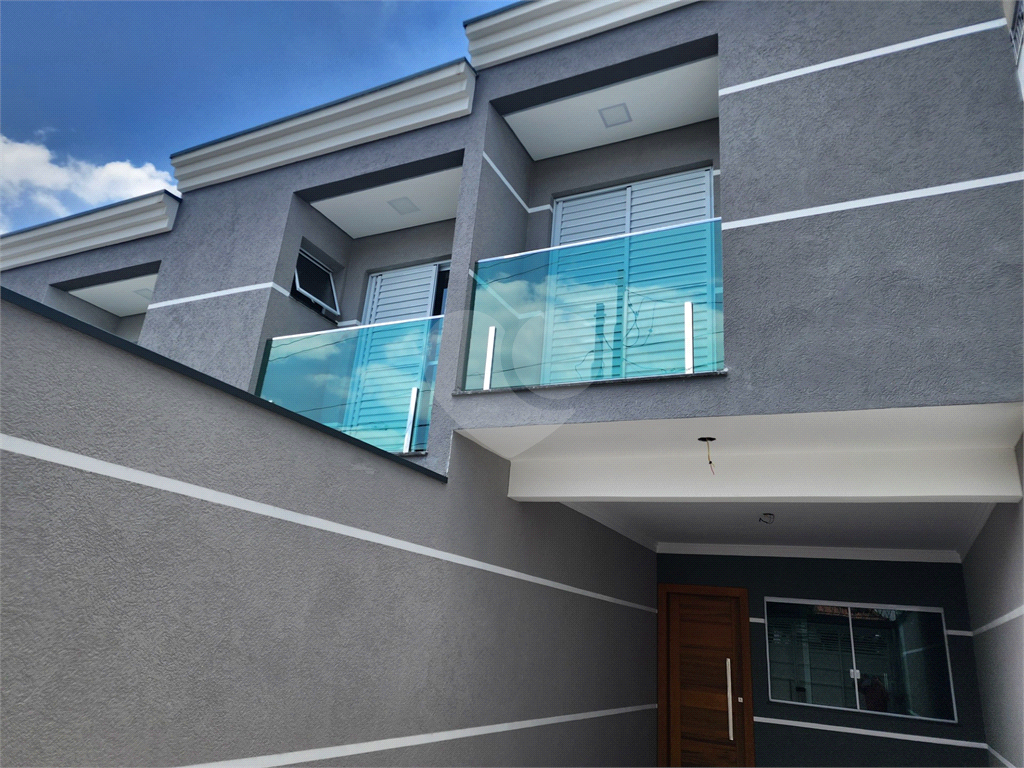 SOBRADO NOVO COM TRES SUÍTES/COM BELO ESPAÇO C/CHURRASQUEIRA/PROXIMO AO SHOPPING E METRO TUCURUVI