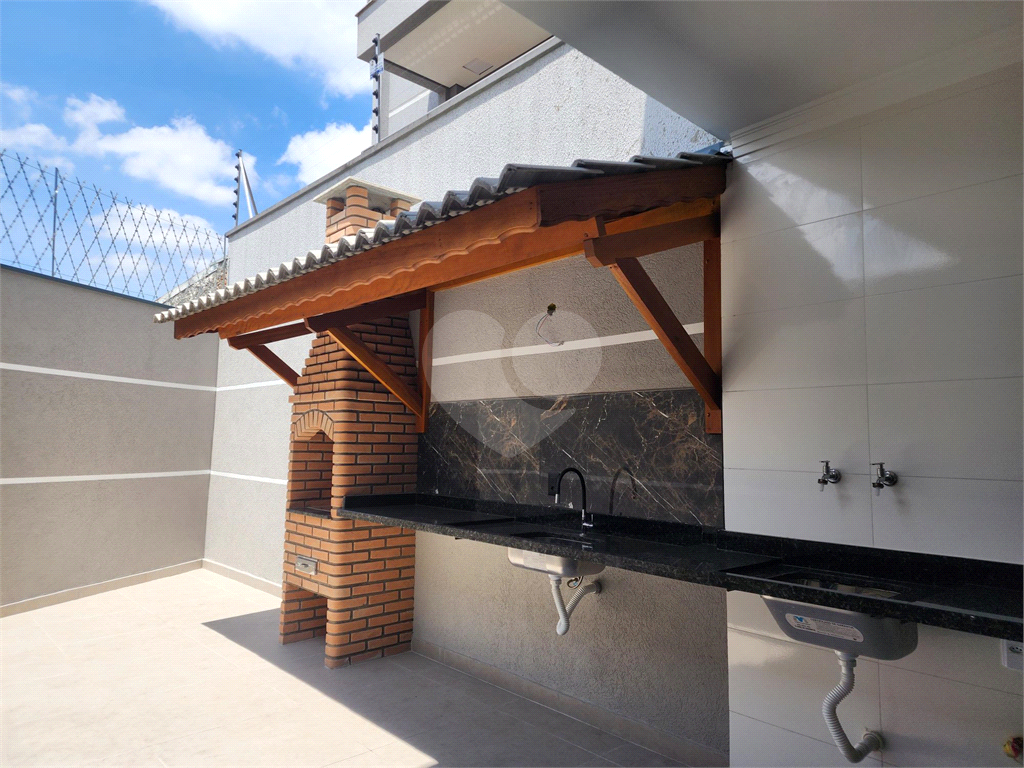 SOBRADO NOVO COM TRES SUÍTES/COM BELO ESPAÇO C/CHURRASQUEIRA/PROXIMO AO SHOPPING E METRO TUCURUVI