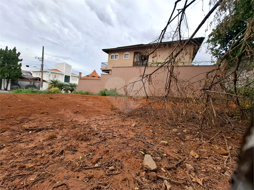 TERRENO em condomínio fechado na Vila Albertina com 338m2