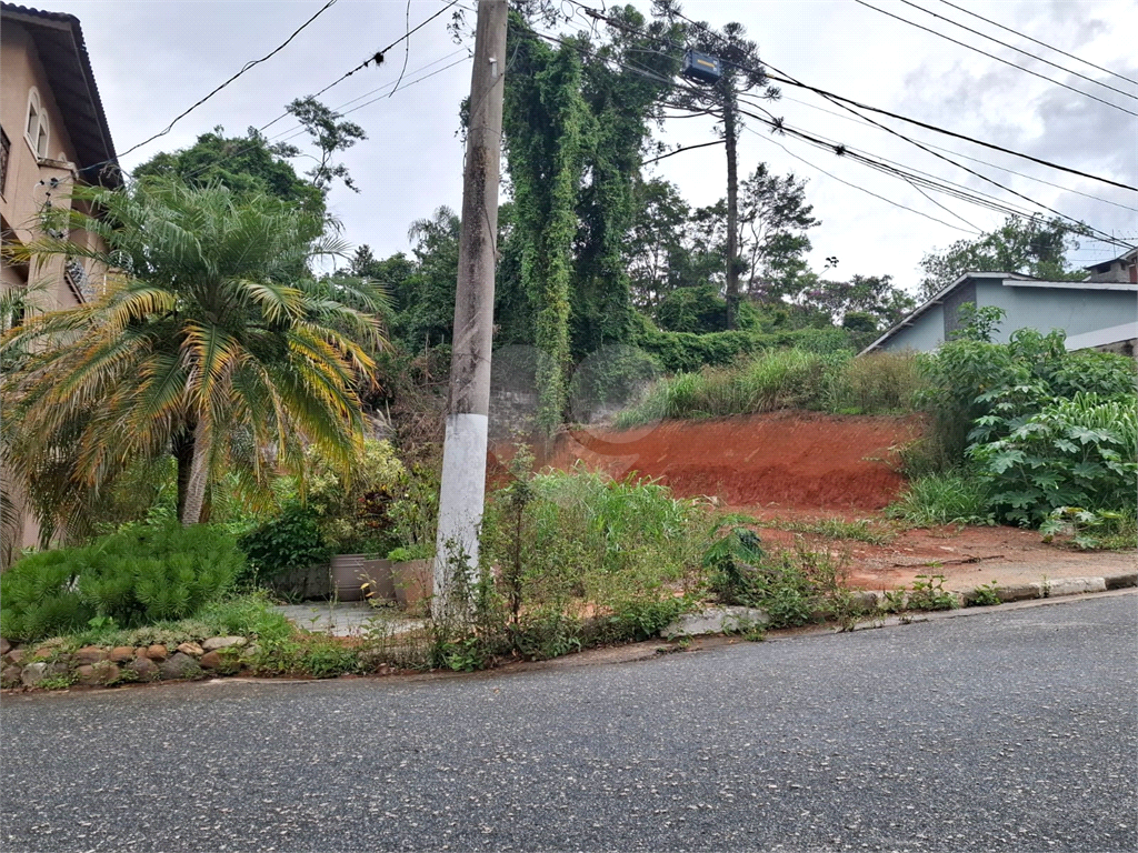 TERRENO em condomínio fechado na Vila Albertina com 338m2