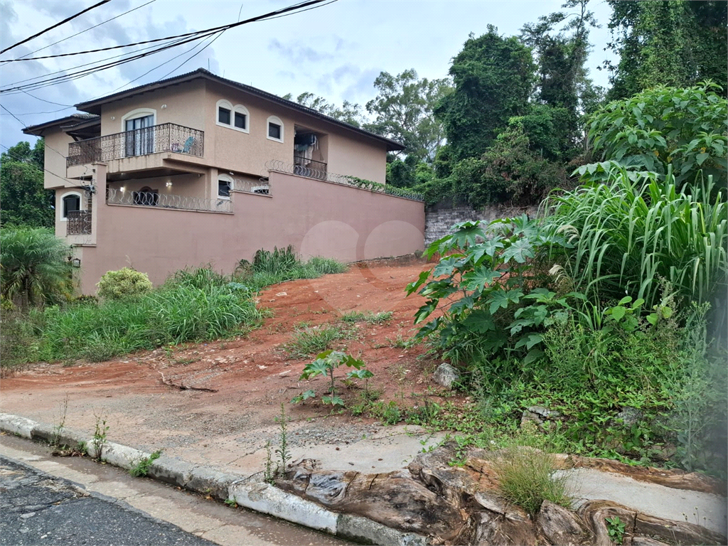 TERRENO em condomínio fechado na Vila Albertina com 338m2
