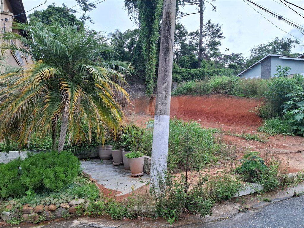 TERRENO em condomínio fechado na Vila Albertina com 338m2