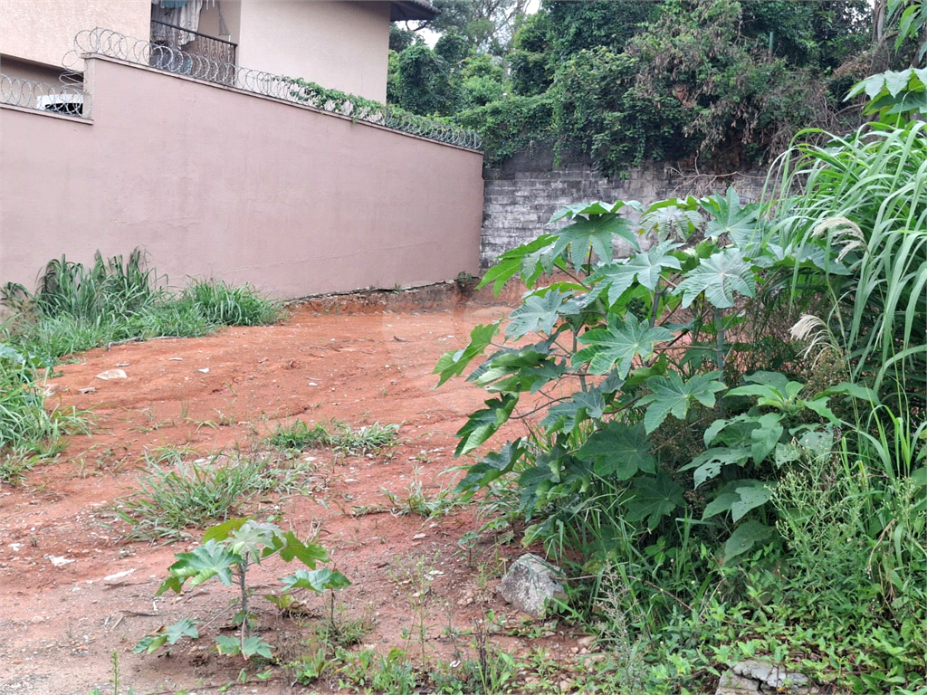 TERRENO em condomínio fechado na Vila Albertina com 338m2