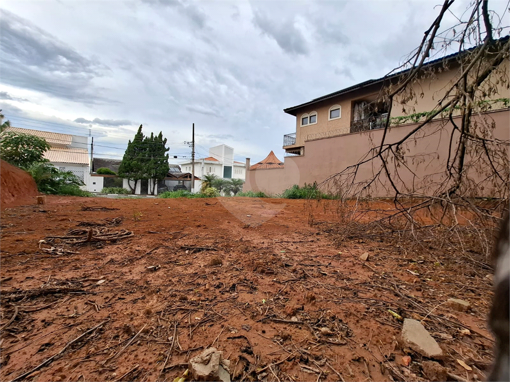 TERRENO em condomínio fechado na Vila Albertina com 338m2