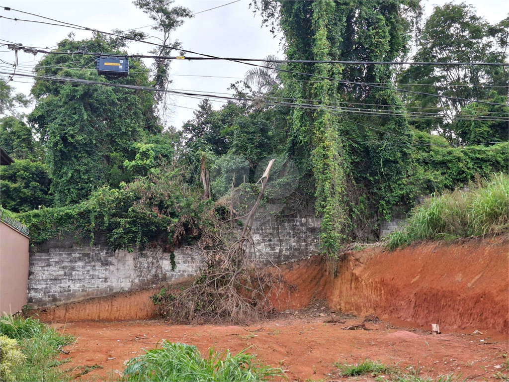 TERRENO em condomínio fechado na Vila Albertina com 338m2