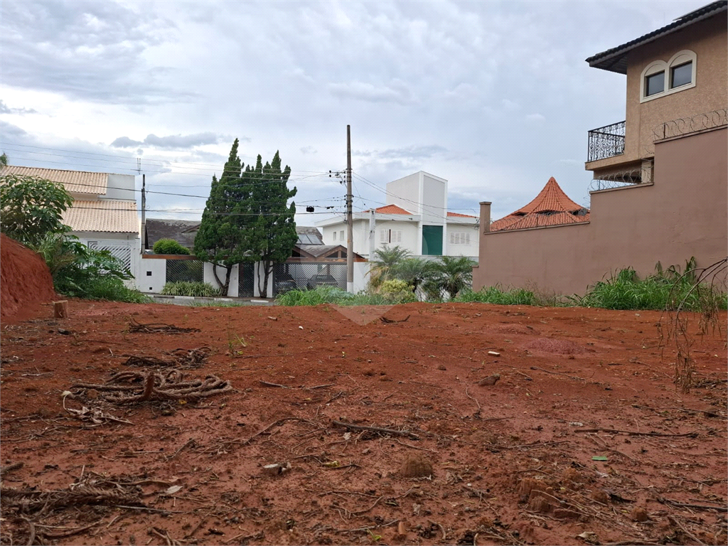 TERRENO em condomínio fechado na Vila Albertina com 338m2