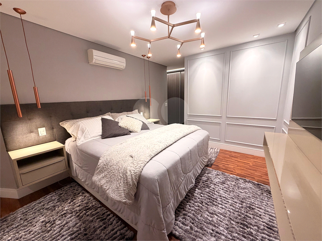 Casa - Condomínio - Alto Padrão