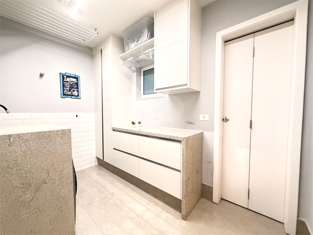 Casa - Condomínio - Alto Padrão