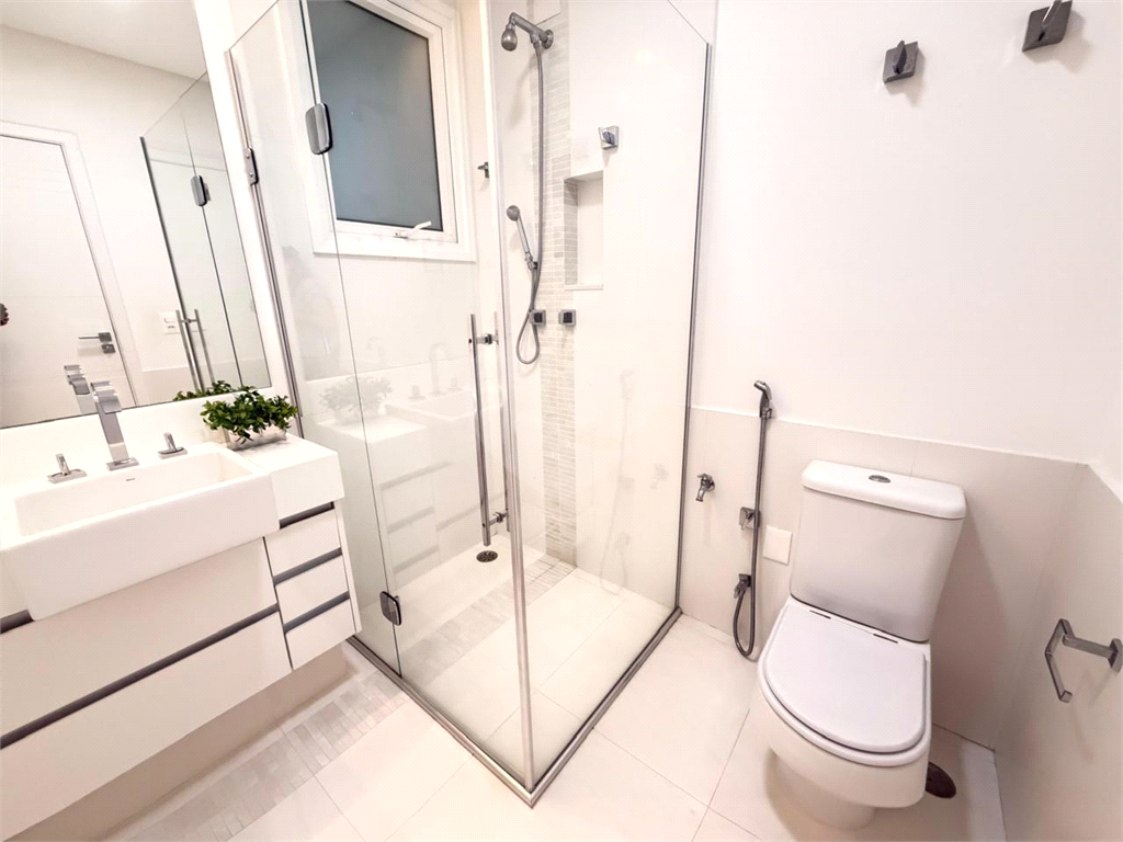 Casa - Condomínio - Alto Padrão - Mobiliada